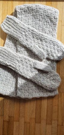 Set Schal und Handschuhe