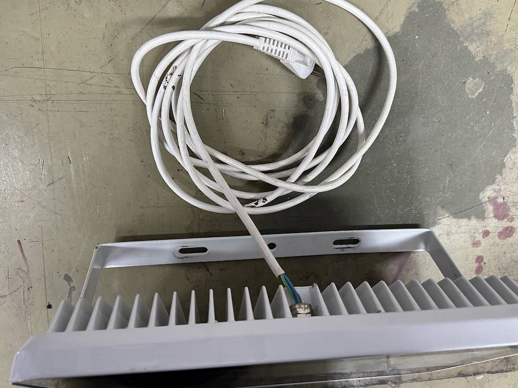 Lampes: Ayce LED Strahler 80W – D'occasion à Beckenried par chef3945 2
