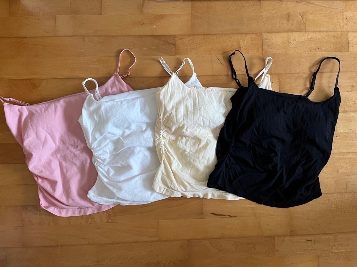 Blusen, T-Shirts & Tops: Tops mit integriertem BH – Neu (gemäss Beschreibung) aus Bad Ragaz von dia_llh9