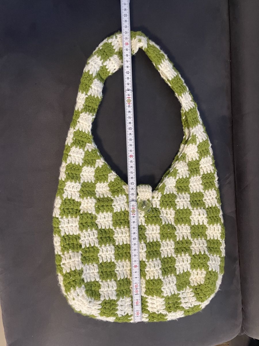 Borse da donna: Handmade Crochet Bag in Olive Green & Cream Check Pattern – Usato da Riniken venduto da mis_69lc 1