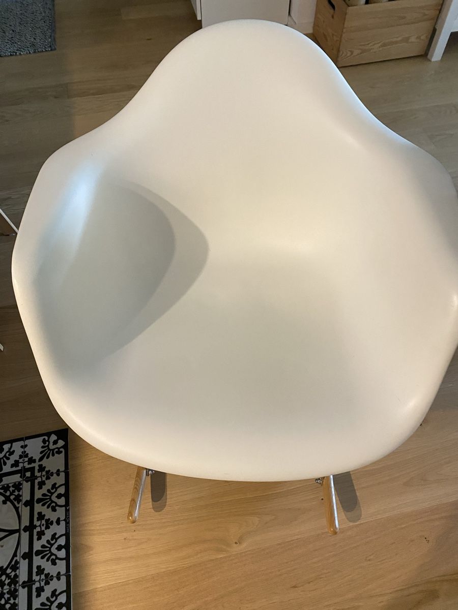 Sedie: Replika Eames Schaukelstuhl RAR, weiss – Usato da Muri (AG) venduto da finduso 3