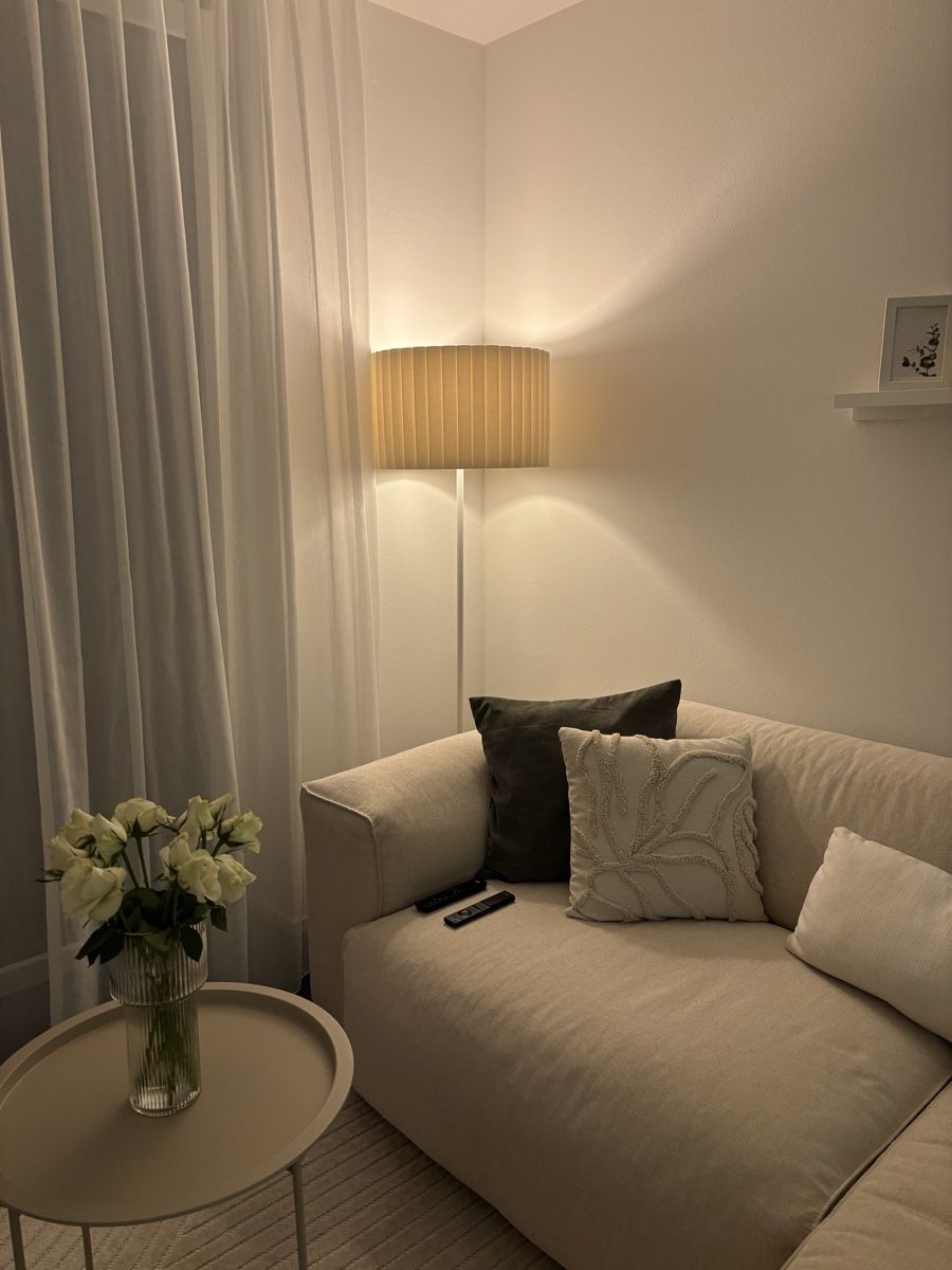 Lampen: Stehleuchte mit Stoffschirm in Rillenoptik – Gebraucht aus Winterthur von leimaj 7