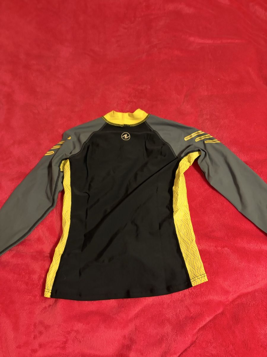 Camicie, T-shirt & Polo: Tauchoberteil – Usato da Geroldswil venduto da ali_rpw6 1
