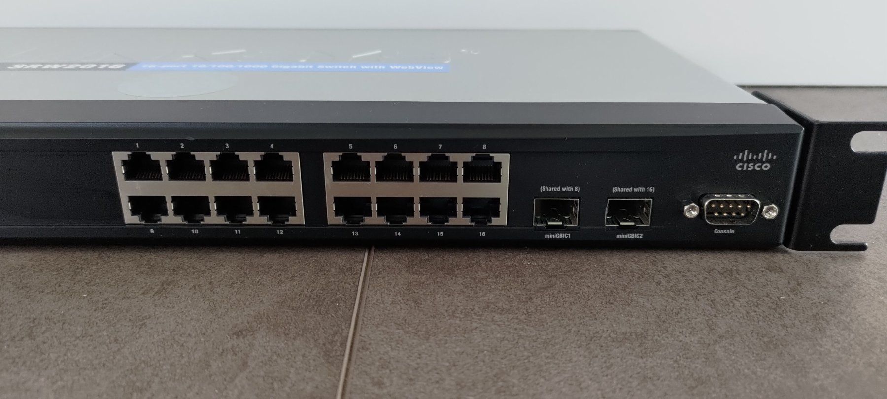 Linksys Hubs & Switches: Linksys SRW2016 16 +2 Port Gigabit Managed Switch – Gebraucht aus Aristau von  3