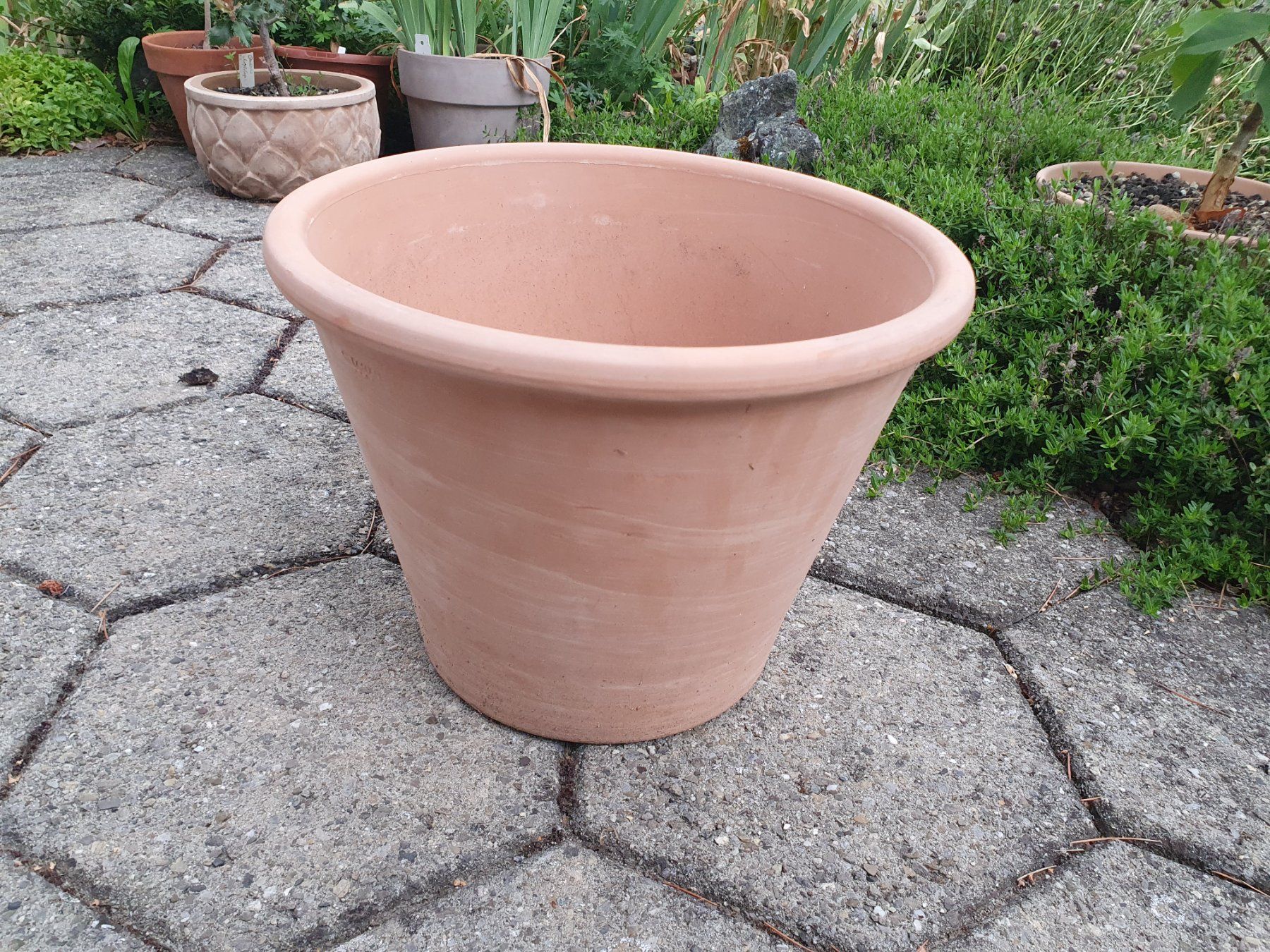Blumentöpfe: Pflanzgefäss - Blumentopf – Gebraucht aus Steffisburg von C.Kreuzer
