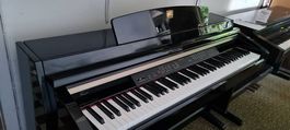 YAMAHA  CLAVINOVA      CLP  240  PE  