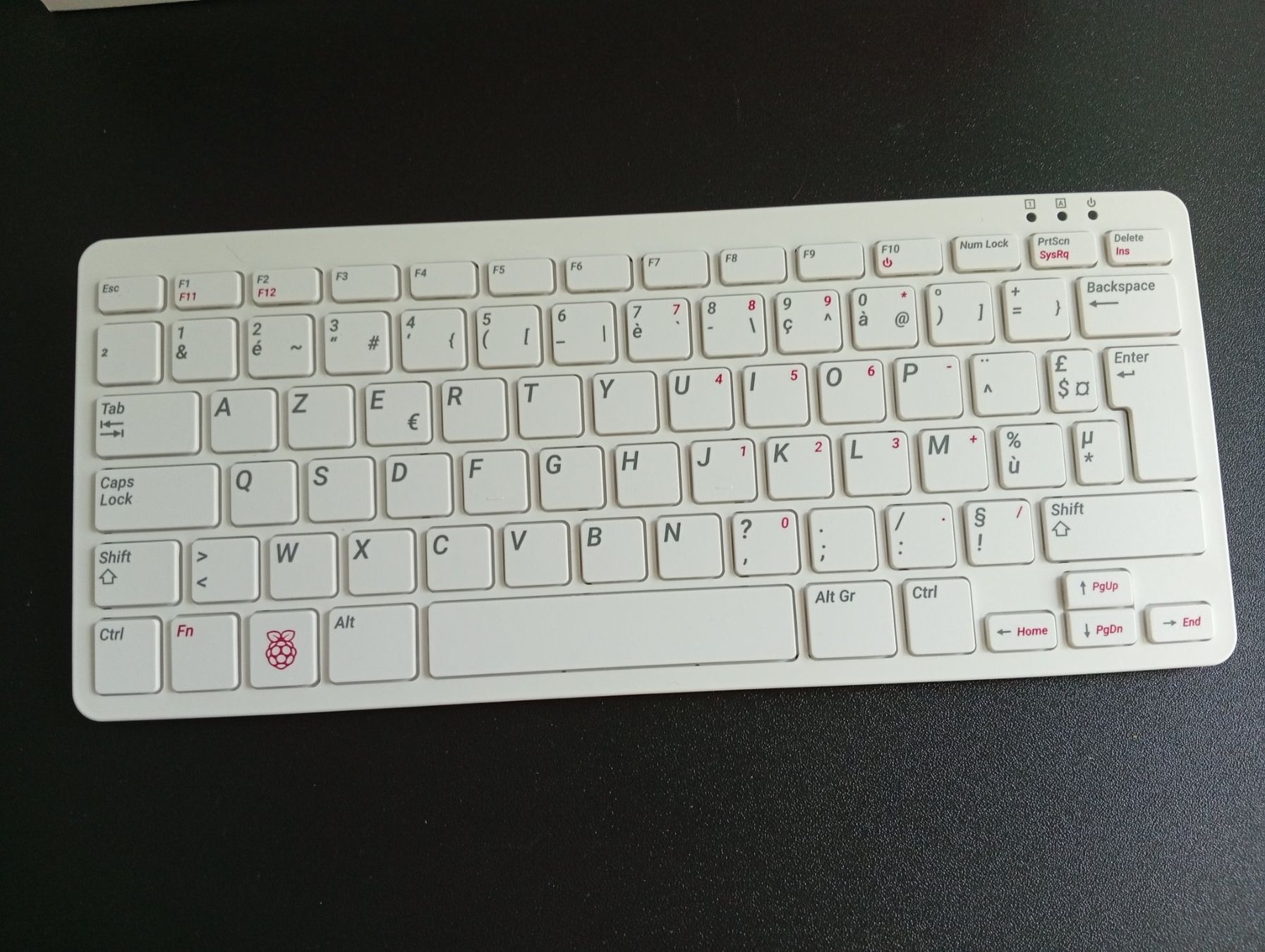 Raspberry Pi PCs: Raspberry Pi 400 Kit - Komplett – Gebraucht aus Zürich von flo_2h5w 1