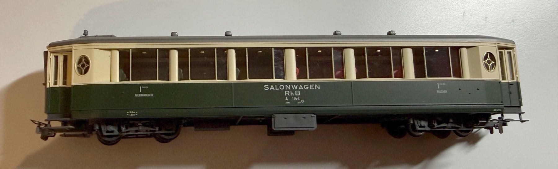Bemo Modelleisenbahnen: Bemo RhB A 1144 Salonwagen grüncreme – Gebraucht aus Samedan von Gischpel25 1