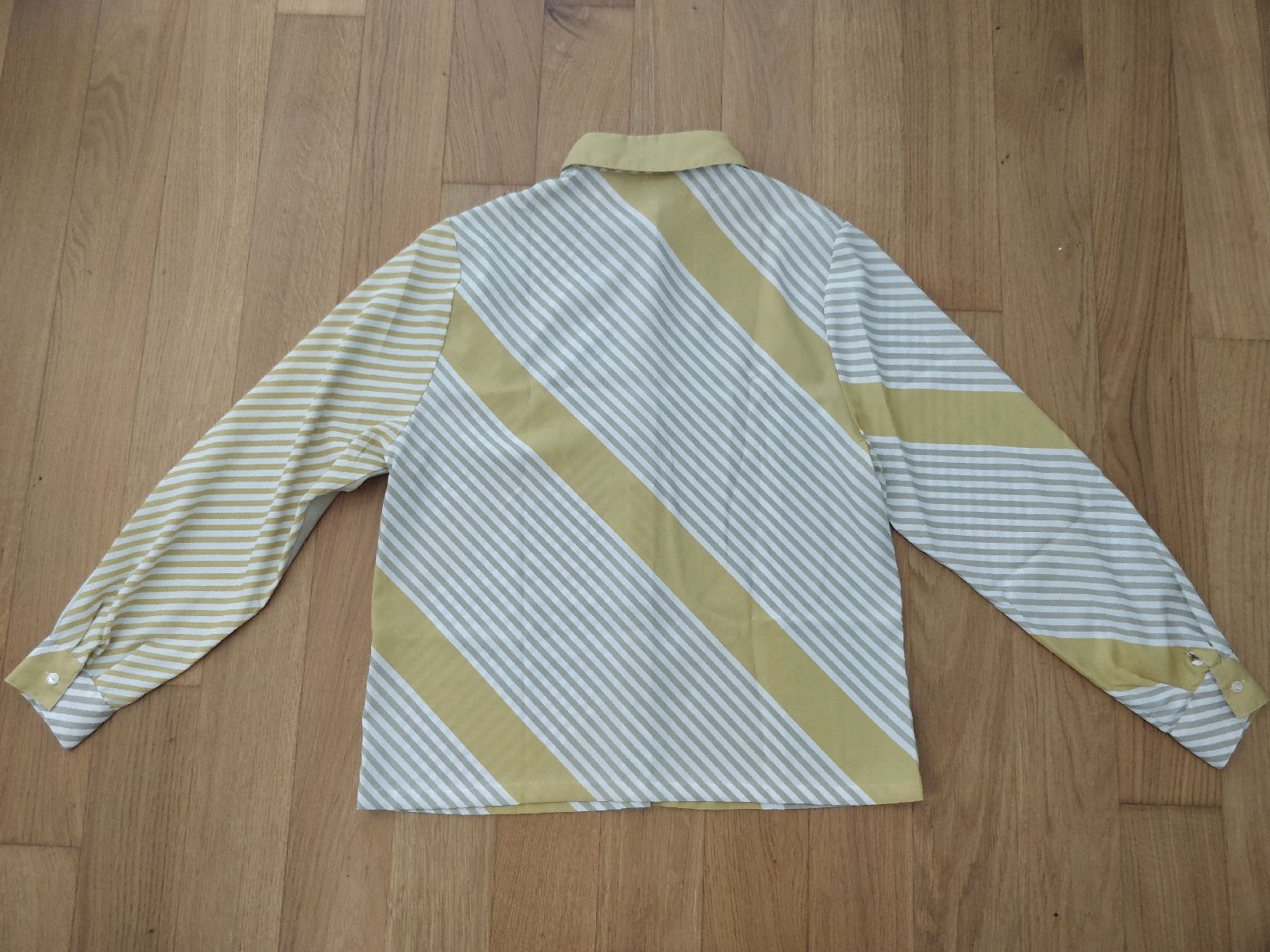 Chemisiers: Lockere Bluse vintage – D'occasion à Chur par Eona4 1