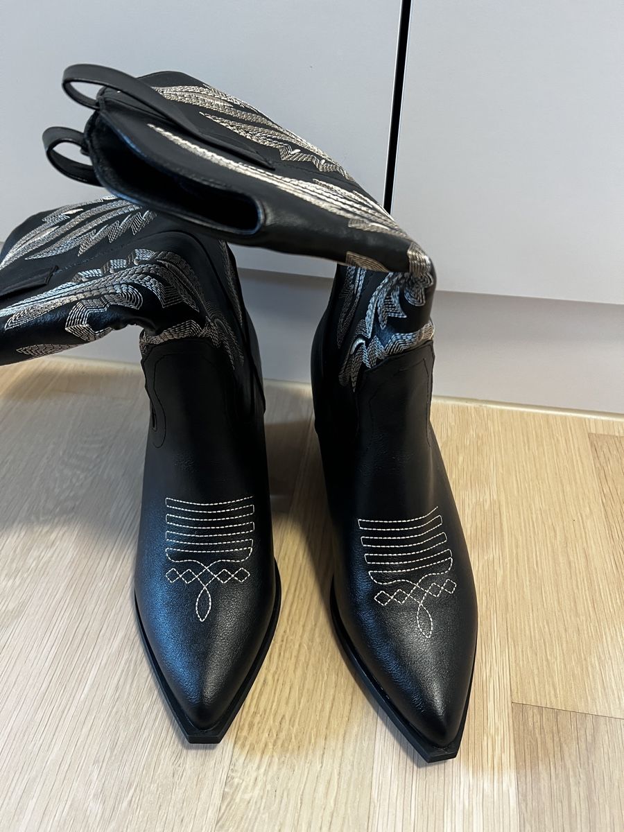 Damenschuhe: COWBOY Stiefel – Gebraucht aus Rapperswil SG von Tiniva 1
