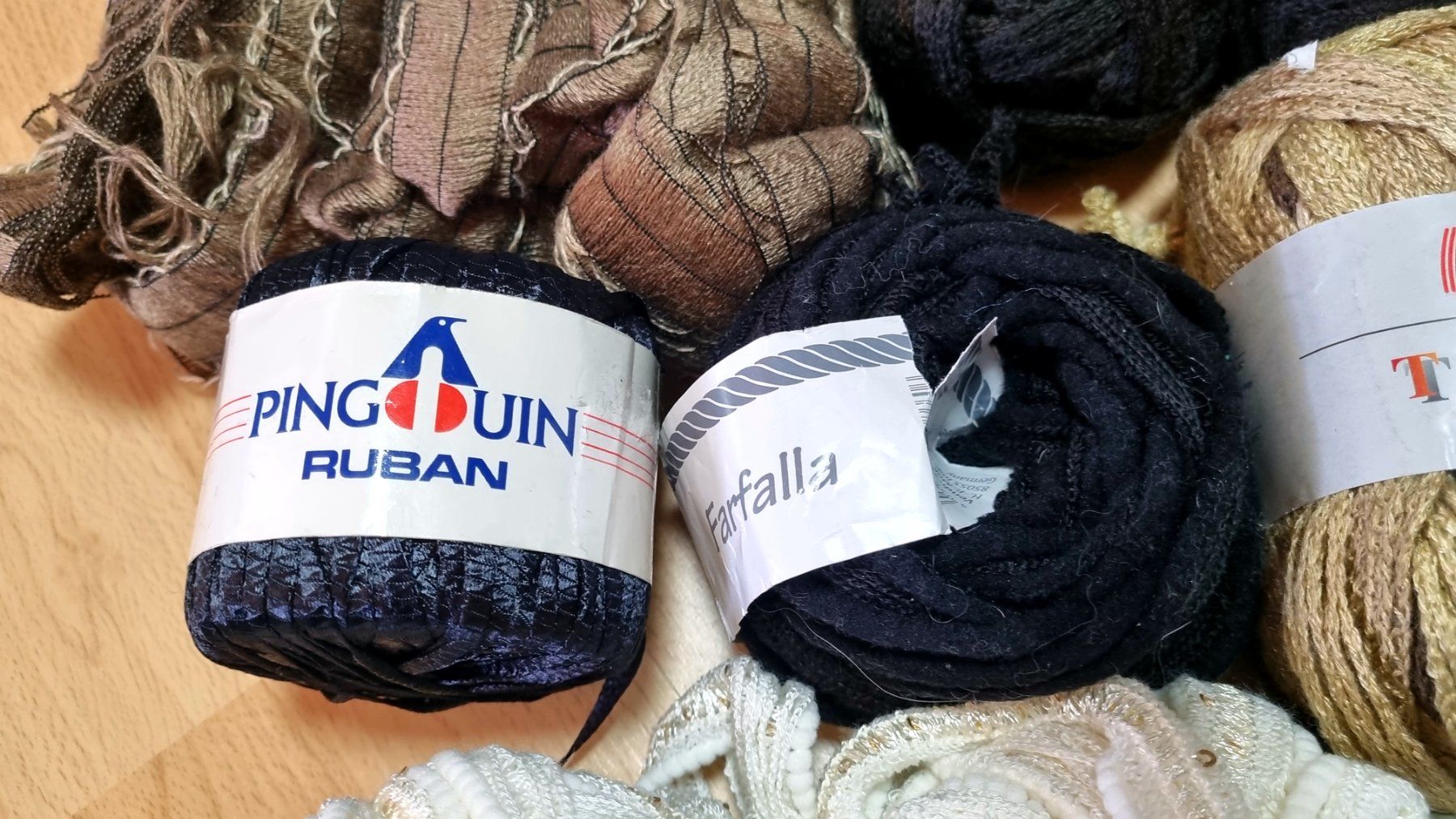 Wolle: 19 Knäuel Strickgarn / Schalstrickgarn – Neu (gemäss Beschreibung) aus Effretikon von lenalisa63 7