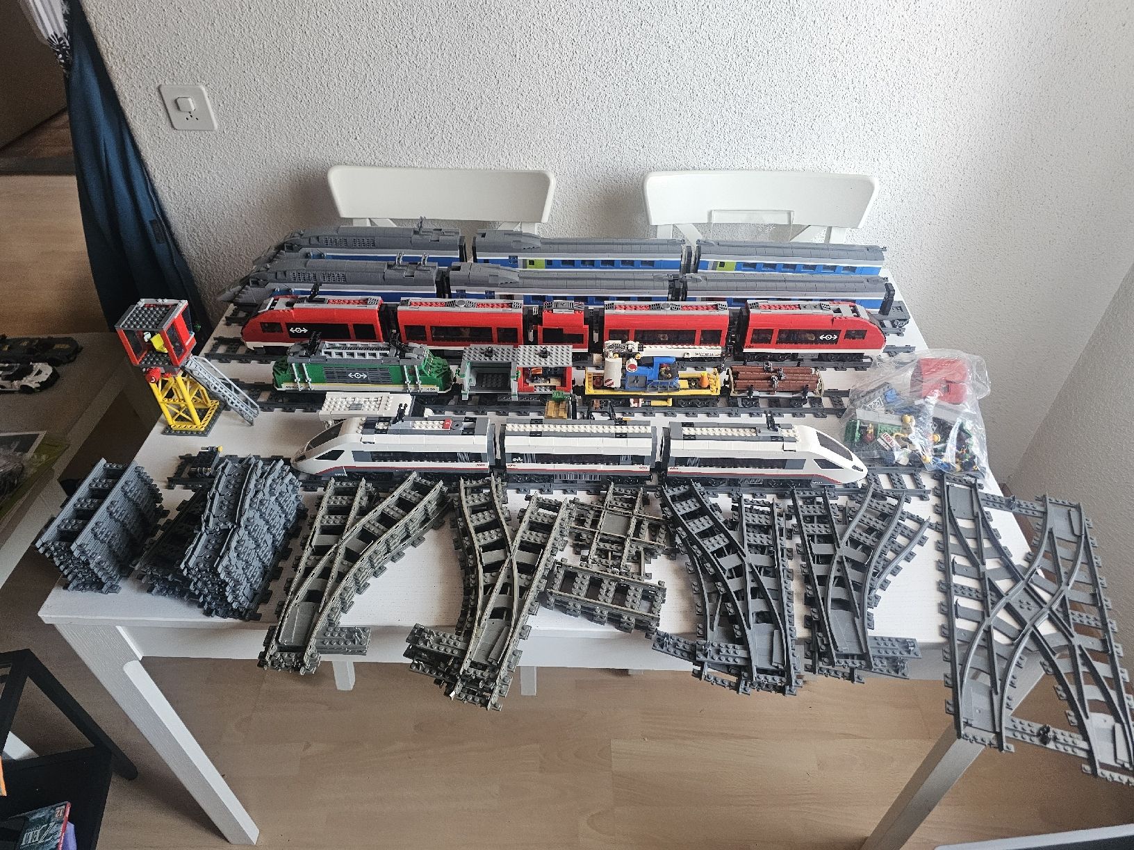 Lego Baukästen: Lego Züge + Zubehör – Gebraucht aus Winterthur von kam_6scr