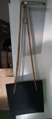 Elegante Abendtasche schwarz mit goldener Kette, Genny