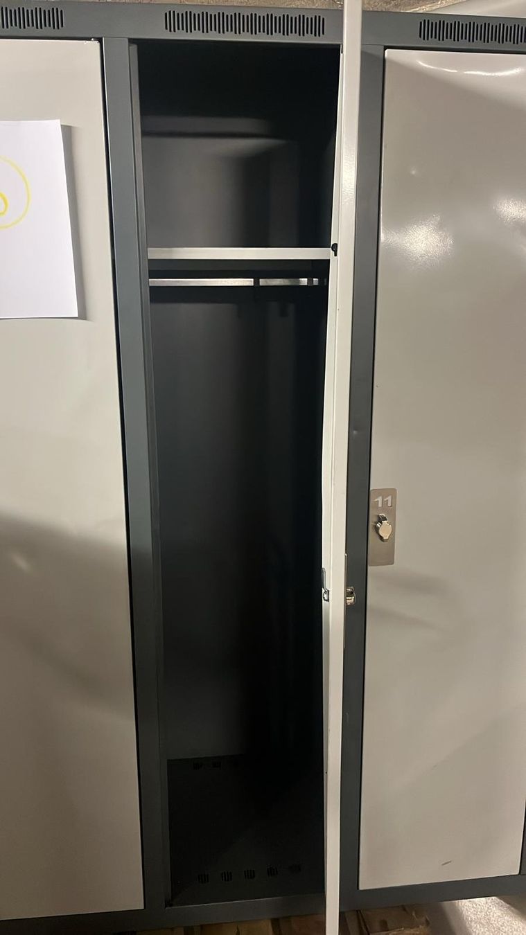 Lista Porte manteau: Lista Graderobenschrank, Spind 2fach – D'occasion à Berlingen par mar_j9wt 1