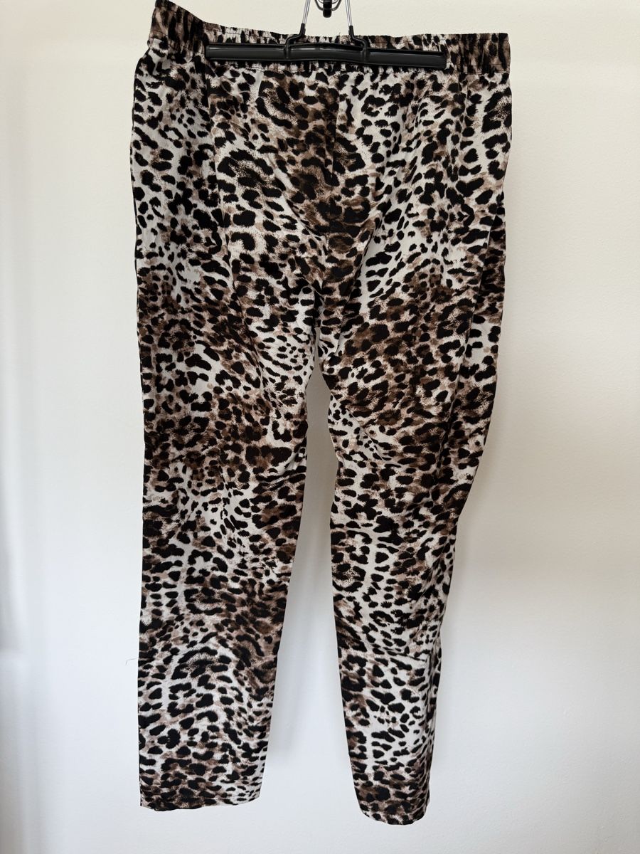 H&M Pantaloni: H&M Leoparden Hose, Grösse S – Usato da Kriens venduto da MeinKleiderschrank 1