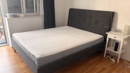 Bett mit Federkern