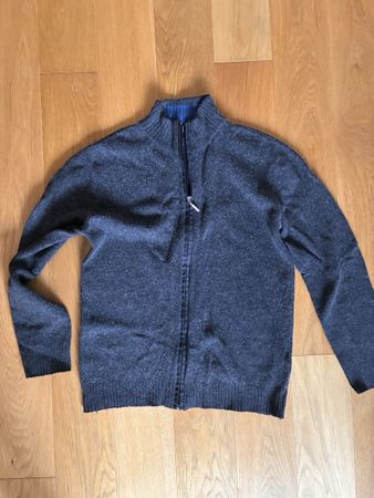 Men's  Wool Cardigan - Perfect for Autumn Evenings! M