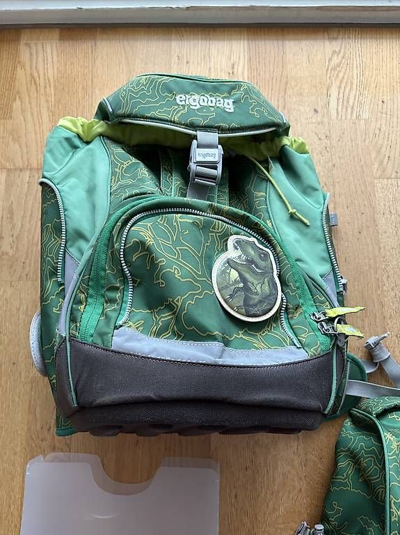Ergobag Kindertaschen: Ergobag Schulsack mit Turnsack Dinosaurier – Gebraucht aus Burgdorf von D_A-J-b_46 1