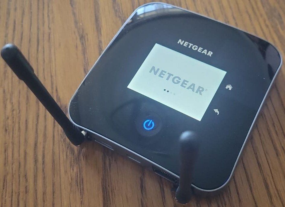 Netgear Modem & Router: NETGEAR Nighthawk MR 2100+Accu Gratis 2 mini Antenne – Usato da Zuchwil venduto da Beppe_25.3 8