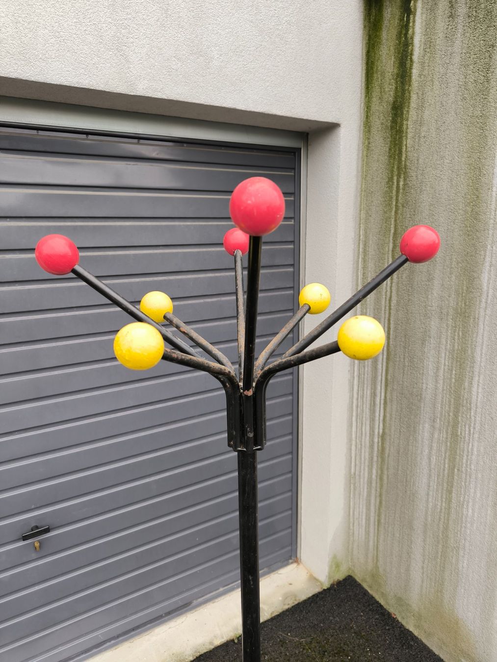 Guardaroba: Portemanteau tripode goût Feraud – Usato da Wittenheim venduto da LeGrenierdeSam 2