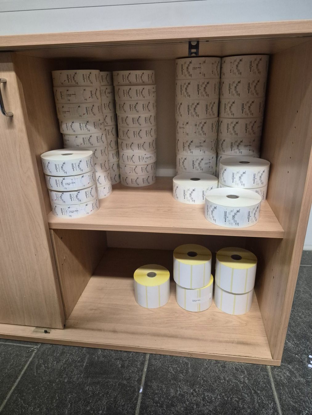 Commodes: 908 3x Holzmöbel mit Inhalt – D'occasion à Derendingen par Meisterstuecke 5