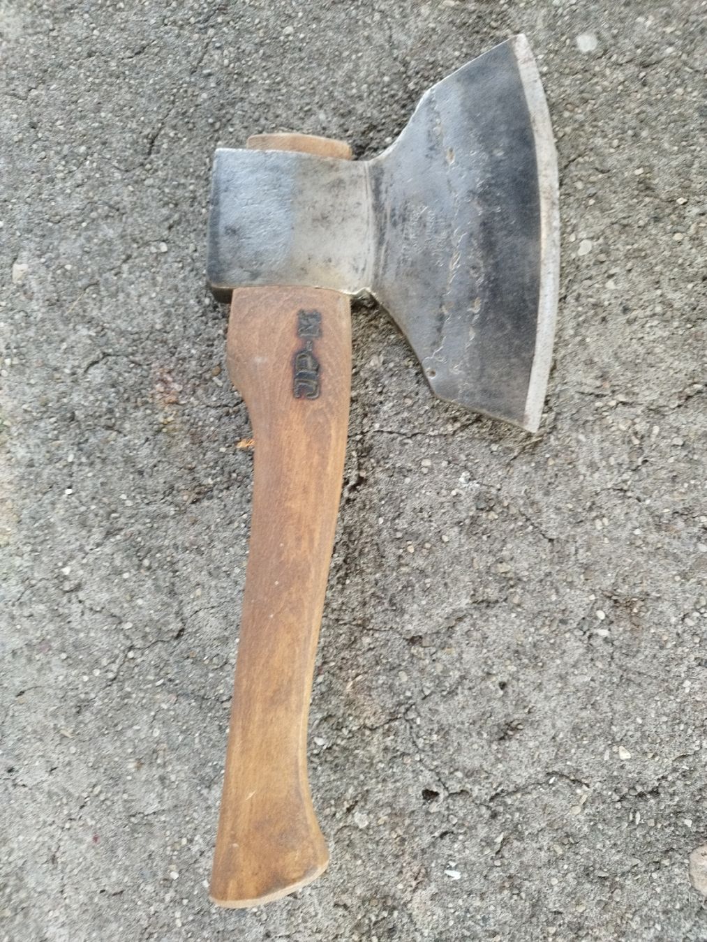 Tous les outils: Véritable hache ancienne  – D'occasion à Vicques par Pietro2