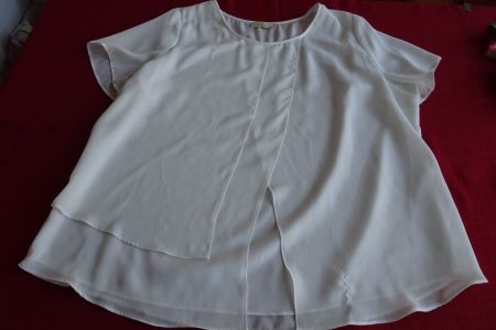 leichte Bluse (creme) weiss ca. Gr. 48, weit geschnitten
