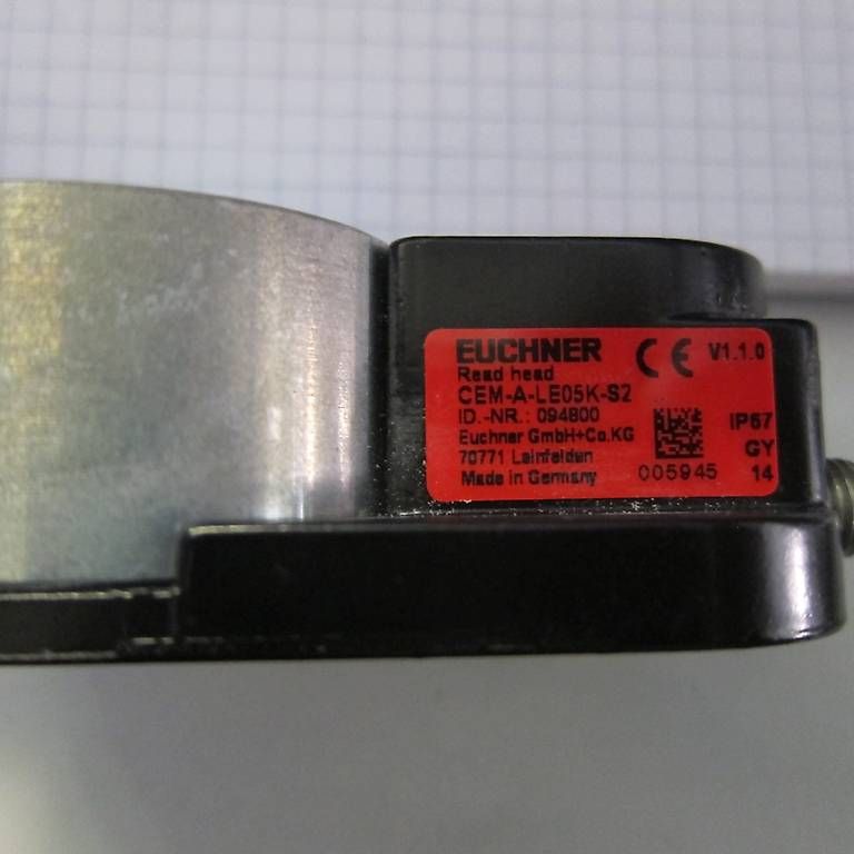 Elektronikbauteile: Lesekopf CEM-A-LE05K-S2 mit Zuhaltung Euchner – Gebraucht aus Thun von Estell 2