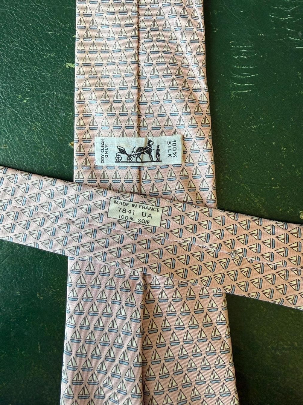 Hermès Cravatte: Magnifique Cravate HERMES – Usato da Thônex venduto da ada_9v67 1