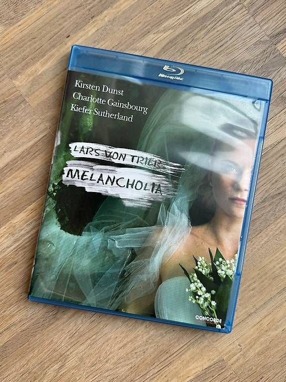 Tous les DVDs: Melancholia  Blu-ray – D'occasion à Zürich par pkurz83