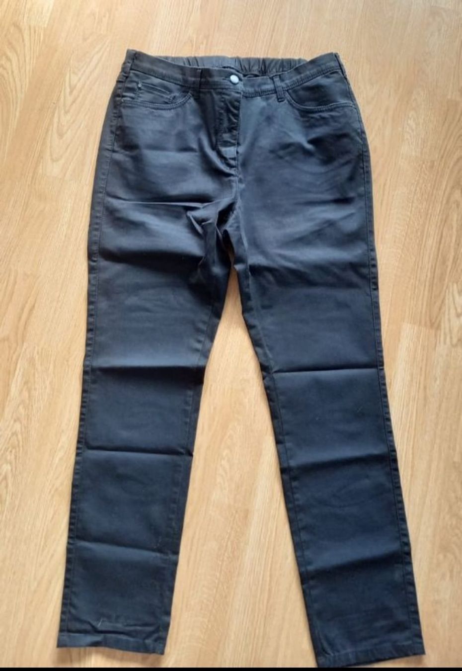 Jeans: Leichte schwarze Jeans Gr 44 – Usato da Lützelflüh-Goldb venduto da bli_f2v9 2