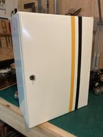 Schrank Apotheke für die Wand kunststoff mit Schlüsseln