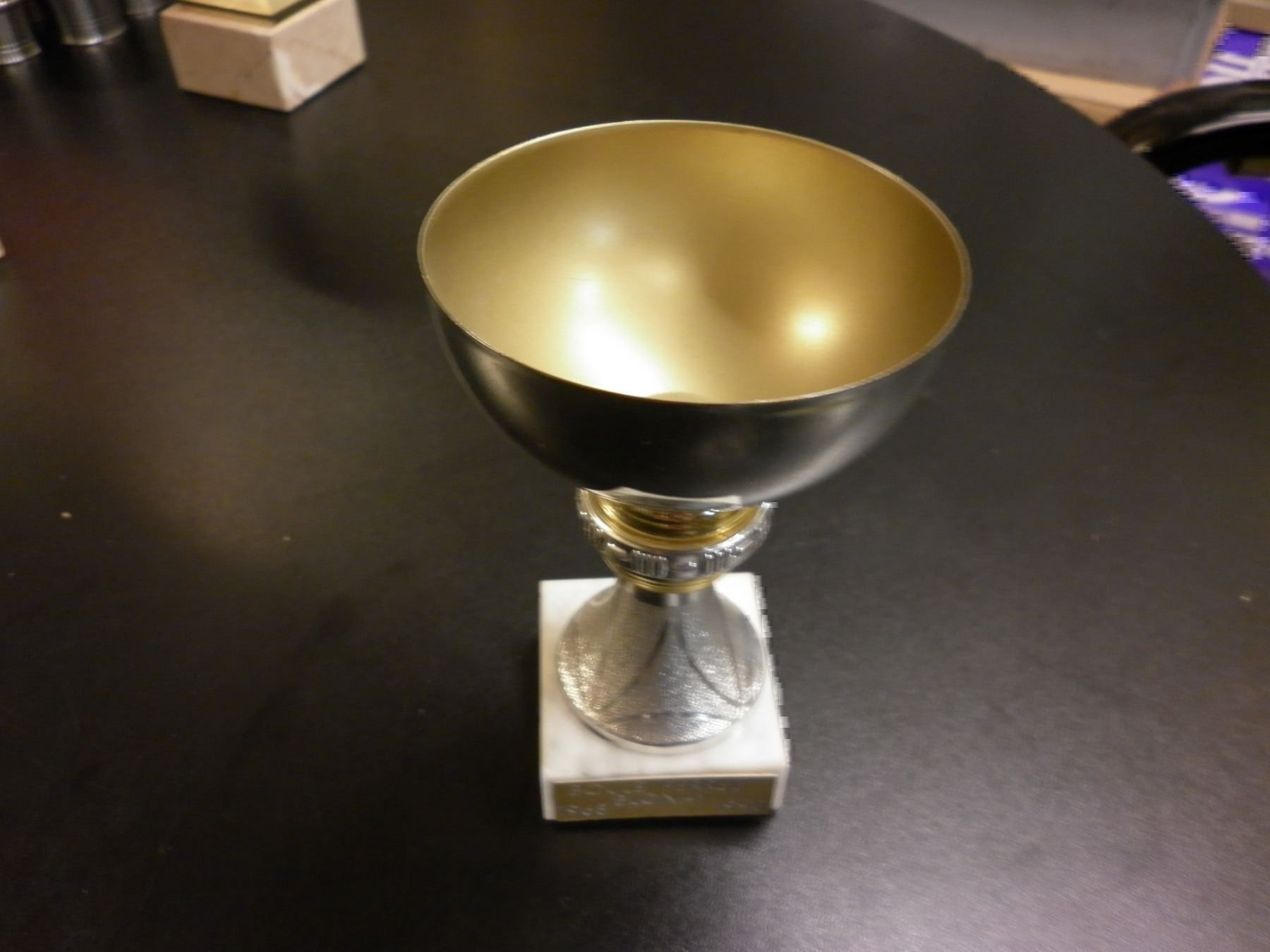 Altre raccolte & rarità: Coupe   Trophäe – Usato da Fribourg venduto da versus702 1