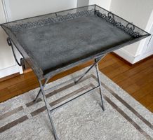 Outdoor Tischlein, Metall, grau