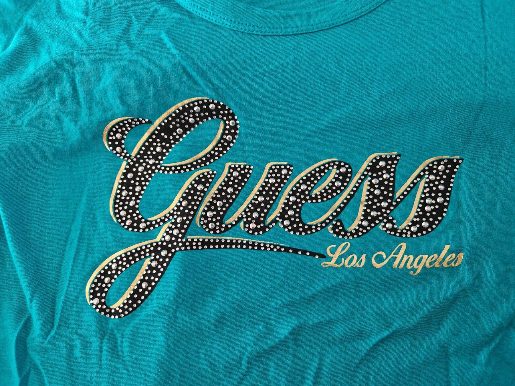 Guess T-shirt: Guess Shirt mit goldener Schrift – Nuovo (secondo la descrizione) da Baar venduto da maidli 1