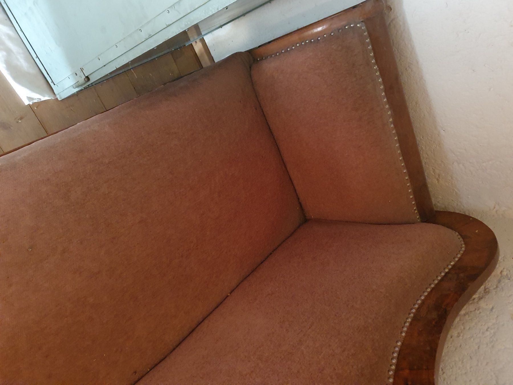 Sofas: Altes Sofa – Gebraucht aus Grandval von JeroenK 1