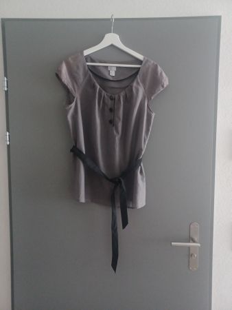 Chemisier élégant avec ceinture, parfait pour l'été!