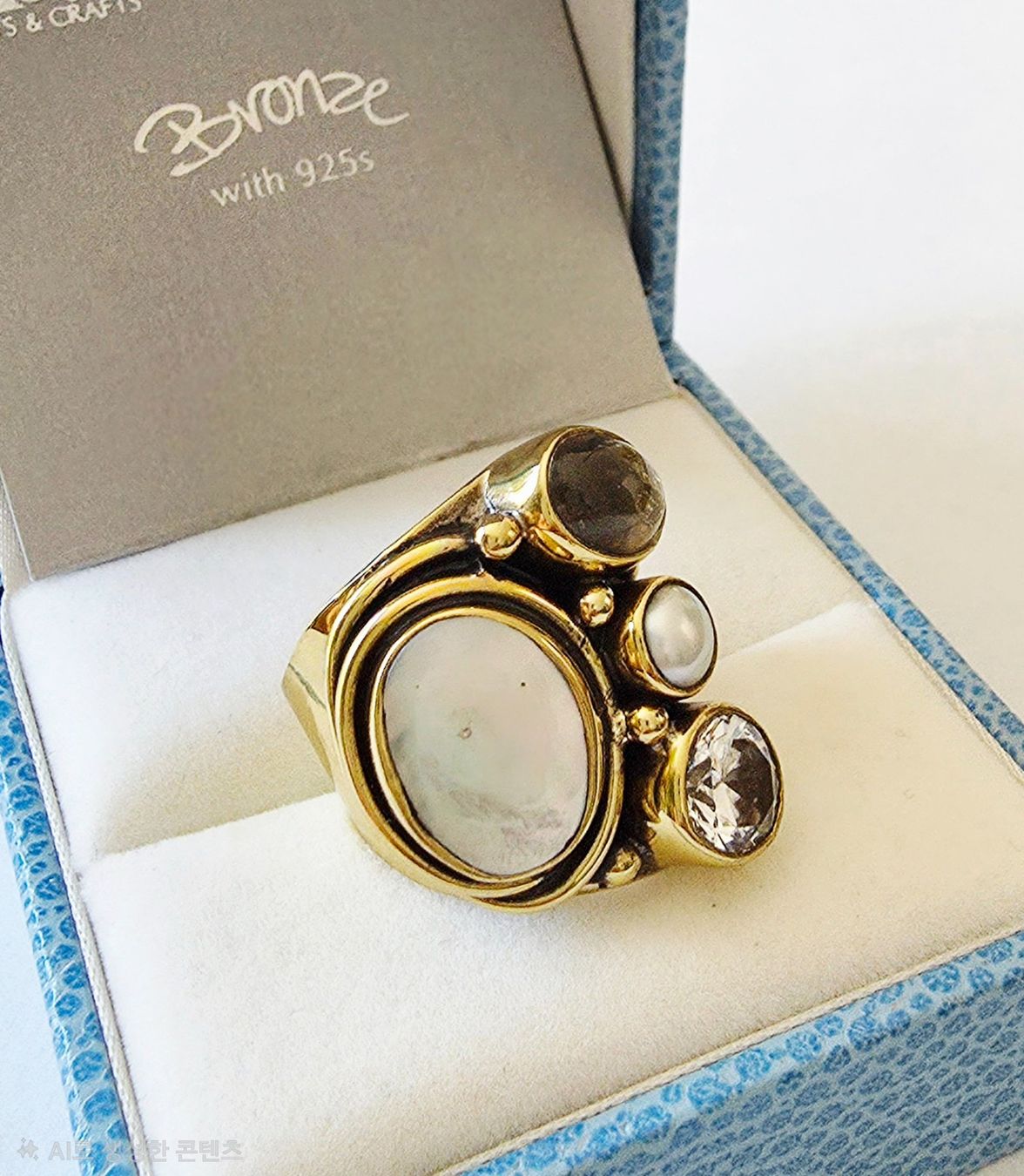 Anelli: Designer-Ring Bronze mit Perlmutt, Perle & Zirkonia - Neu – Nuovo e nell'imballaggio originale da Uetikon am See venduto da Springdream 2
