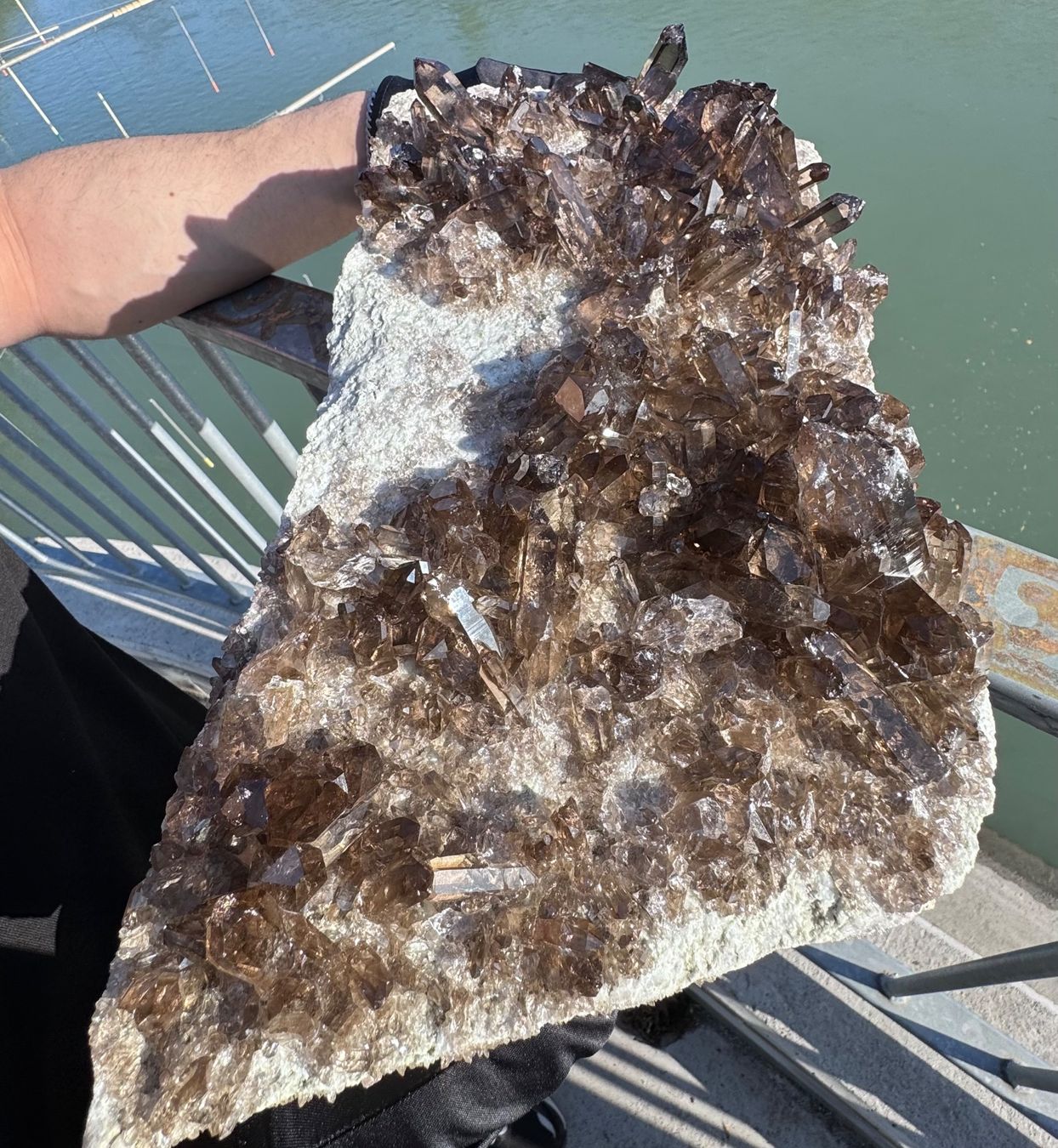 Minerali & Pietre curative: Fume Quartz & Rose Fluorite Matrix – Usato da Genève venduto da qua_q7kb 2