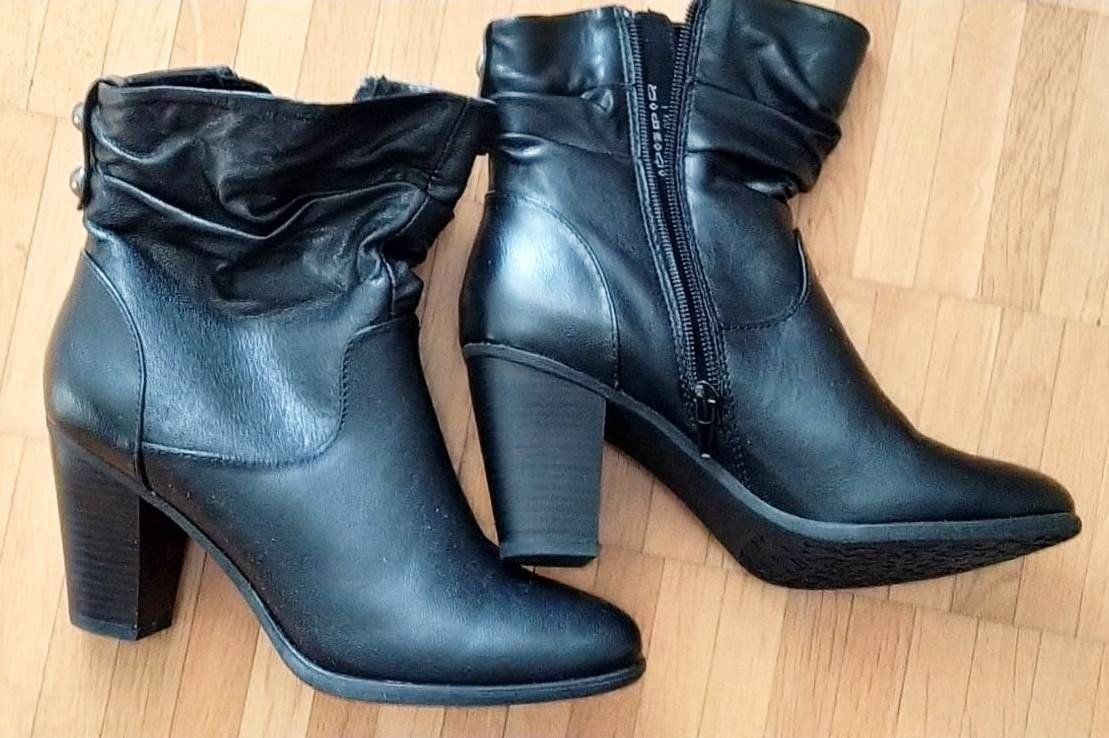 Scarpe da donna: Stiefeletten aus schwarzem Leder - Grösse 36 - – Nuovo e nell'imballaggio originale da Zürich venduto da 1980ale 2