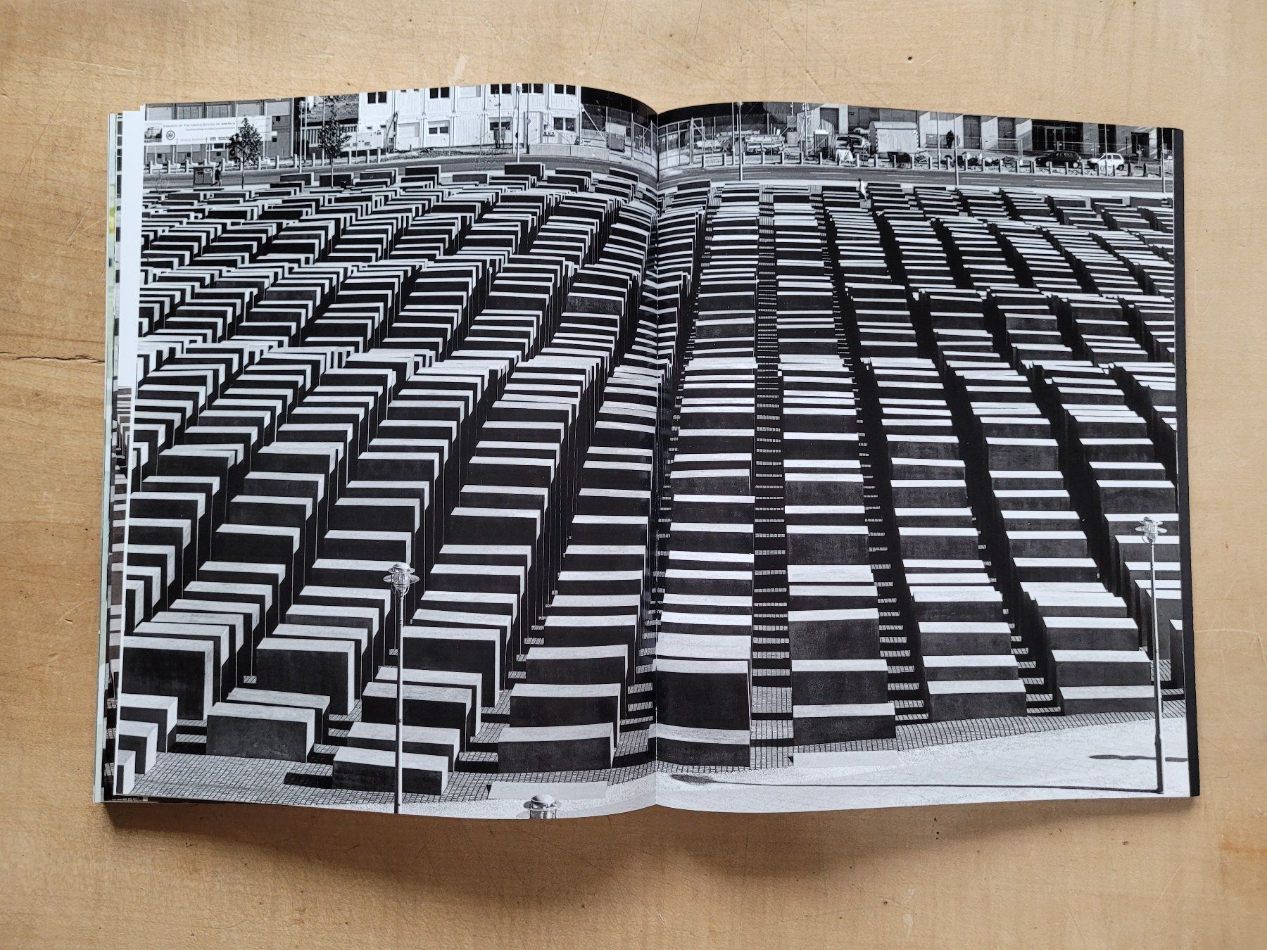 Libri: Holocaust Mahnmal Berlin. Eisenman Architects – Usato da Zürich venduto da Engiadinabassa 8