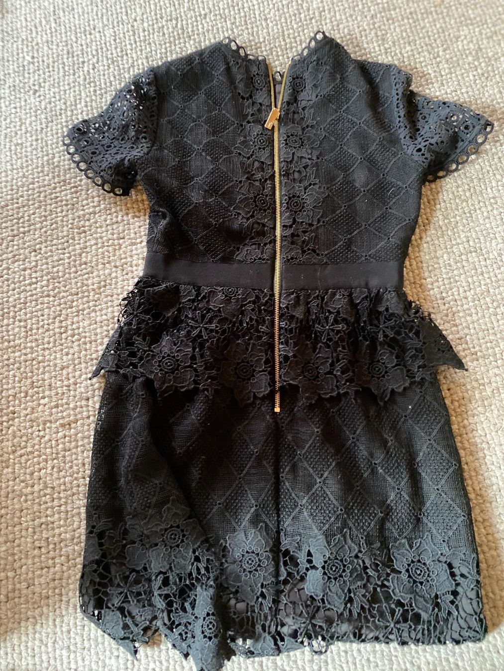 Ted Baker Vestiti: Kleid von TED BAKER London, Gr.2, schwarz – Usato da Bolligen venduto da Atelier17.design 1