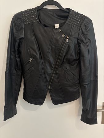 Lederjacke Damen Schwarz Nieten Grösse S guter Zustand