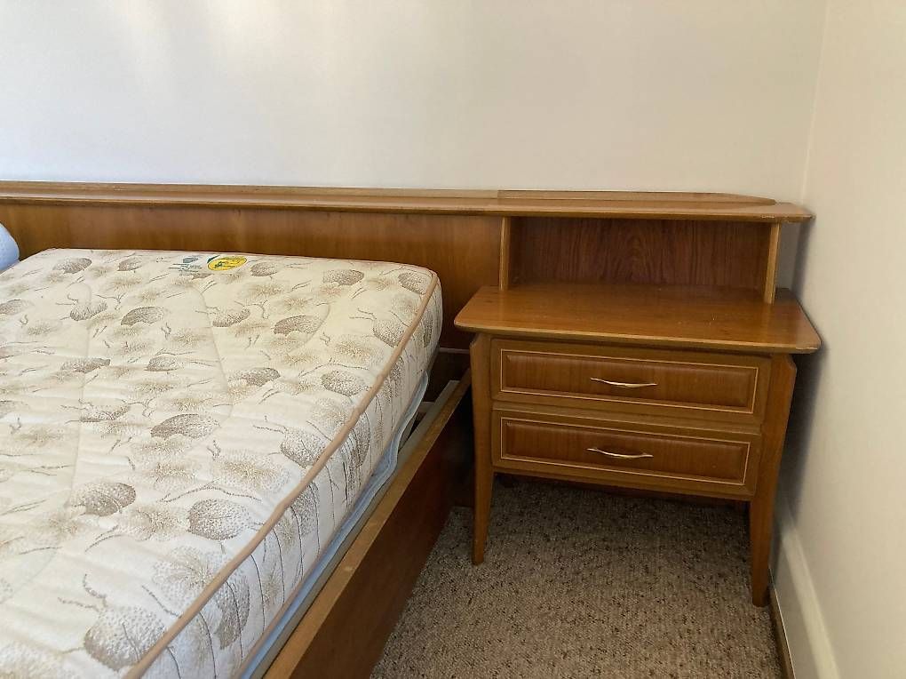 Lits: Doppelbett mit integrierten Nachttischen – D'occasion à Nürensdorf par rol_kg7r 4