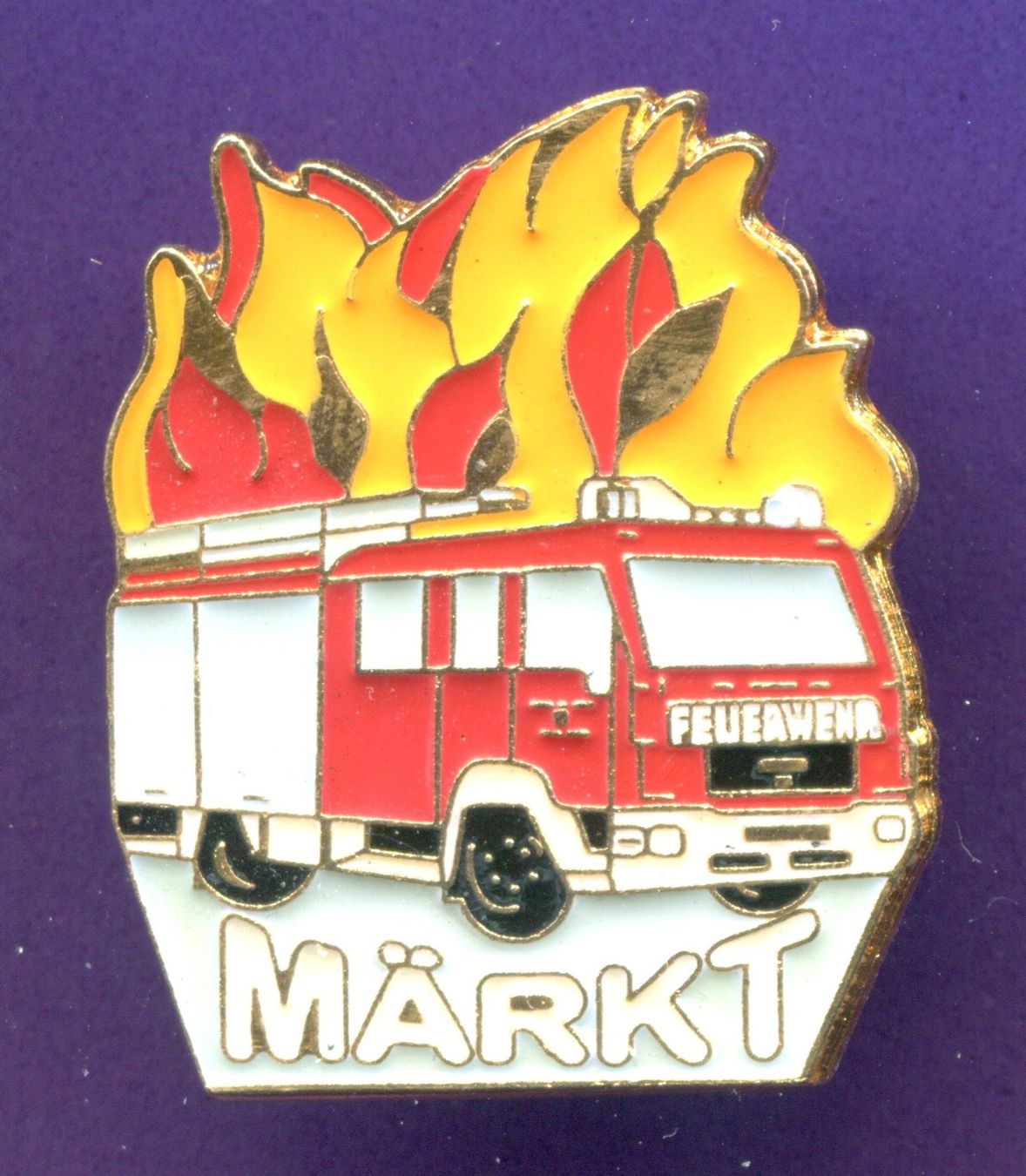 Plaketten & Abzeichen: Feuerwehrauto  MÄRKT – Gebraucht aus Winterthur von Sammleroase