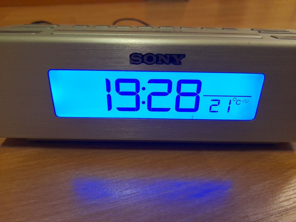 Sony ICFC717PJ Dream Machine Radiowecke Acheter sur Ricardo