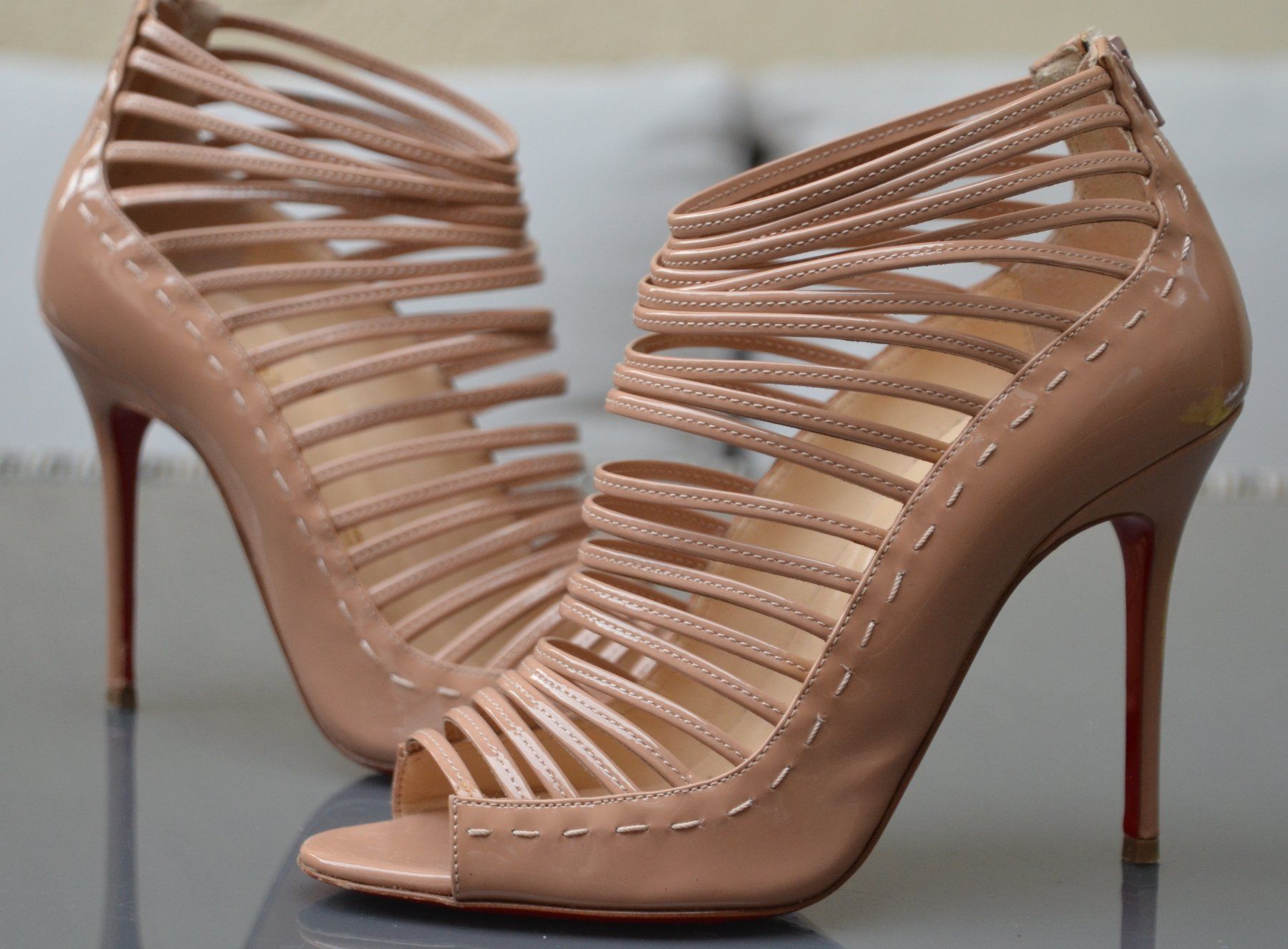 Christian Louboutin Damenschuhe: Christin Louboutin Pumps .36 – Gebraucht aus Collonges von Auganien 2