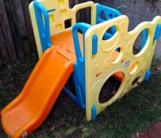 Toboggan aire de jeux enfant Kinder-Spielplatzrutsche