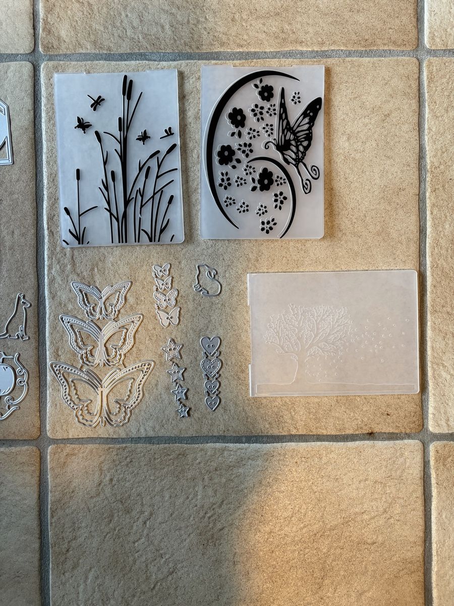 Kit bricolage: Set Stanzschablonen und Embossing Schablonen – Nuovo (secondo la descrizione) da Neuägeri venduto da mai_9nd6 1