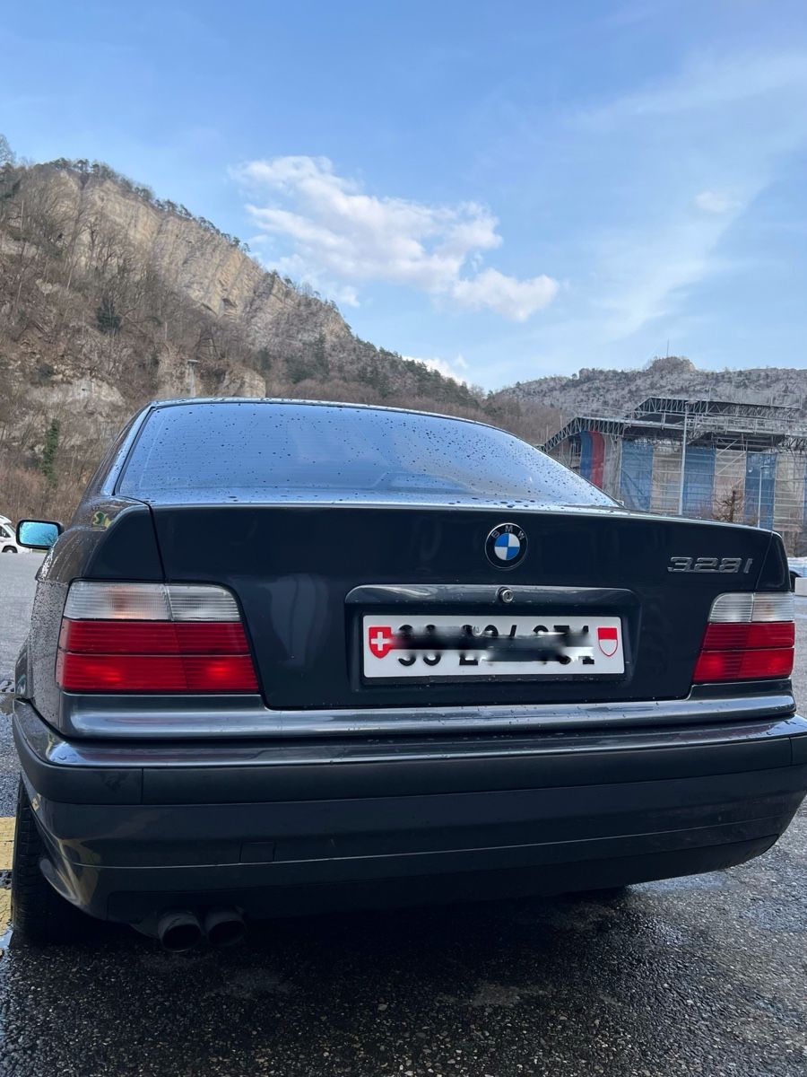 BMW Automobili: BMW E36 328i Originalzustand – Usato da Balsthal venduto da swissck 1